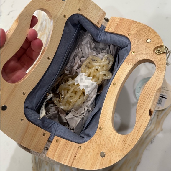 Spartina 449 Daufuskie Island Wooden Magnetic Clutch - Picture 5 of 8